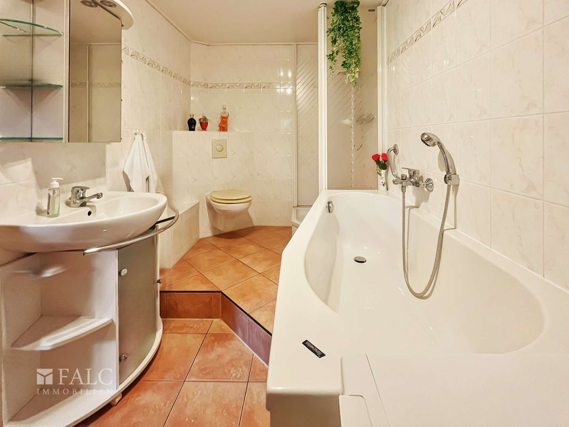 Badezimmer Dusche+Wanne
